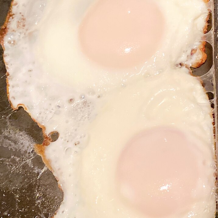 蒸し焼きチーズ目玉焼き